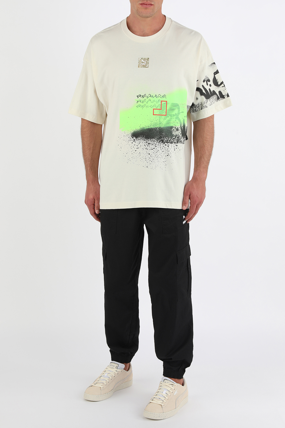 חולצת טי בוקסי גרפיק בגוון שמנת